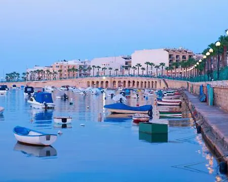 Lägenhet Designer 2br In The Centre Of Marsascala By 360 Estates