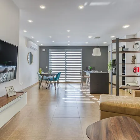Designer 2br In The Centre Of Marsascala By 360 Estates *