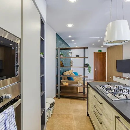 Designer 2br In The Centre Of Marsascala By 360 Estates Apartmán