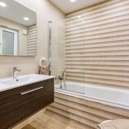 Designer 2br In The Centre Of Marsascala By 360 Estates *