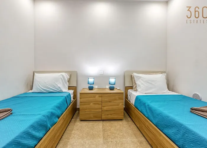 Designer 2br In The Centre Of Marsascala By 360 Estates Апартаменты *